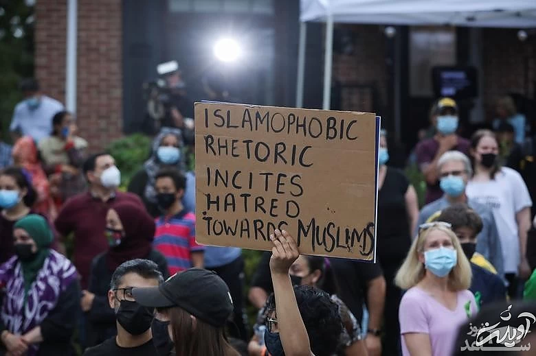 حضور "جاستین ترودو" نخست وزیر کانادا در مراسم گرامیداشت 4 عضو یک خانواده مسلمان که در حمله تروریستی ناشی از نفرت از سوی یک راننده 20 ساله در استان اونتاریو کانادا کشته شدند.